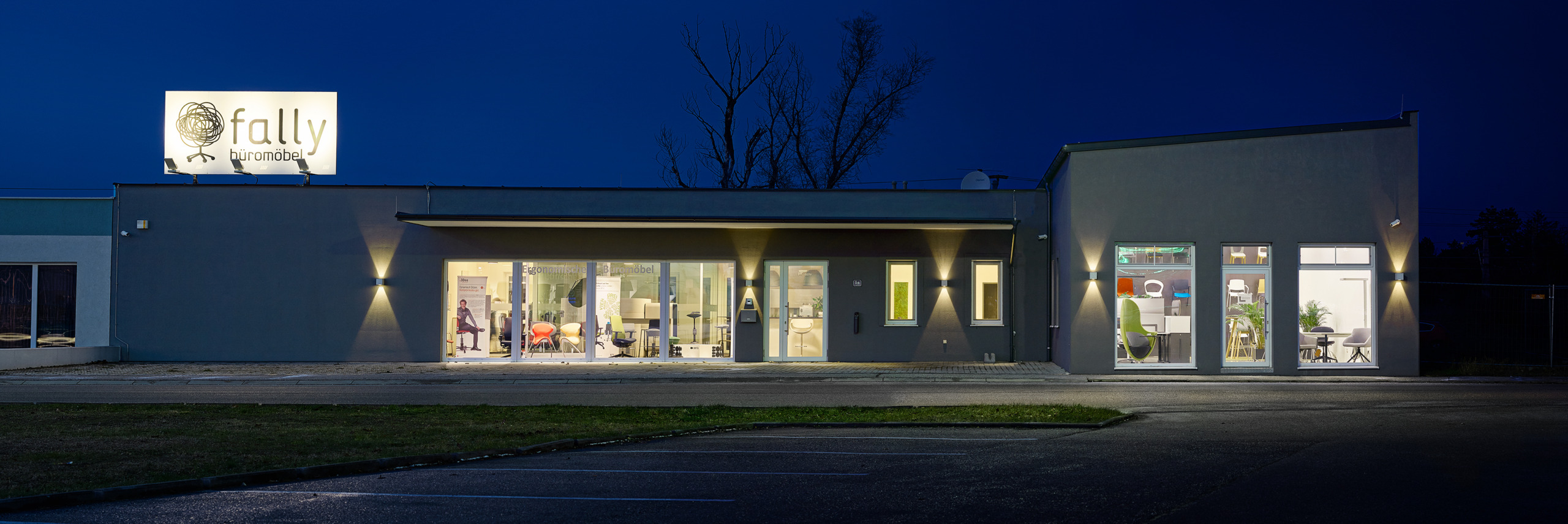 Fally_Bürogebäude_Nacht_dz